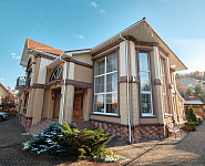 Архитектурный особняк в окружении природы и статуса. мрн.Чистый