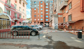 В сердце города в красивом доме цена 25000000.00 Фото 3.