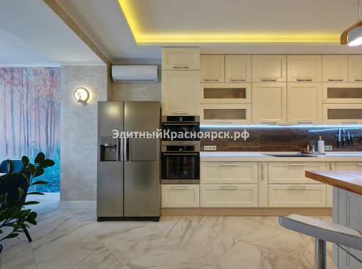 Просторный таунхаус в светлых тонах с террасой и лужайкой цена 65000000.00