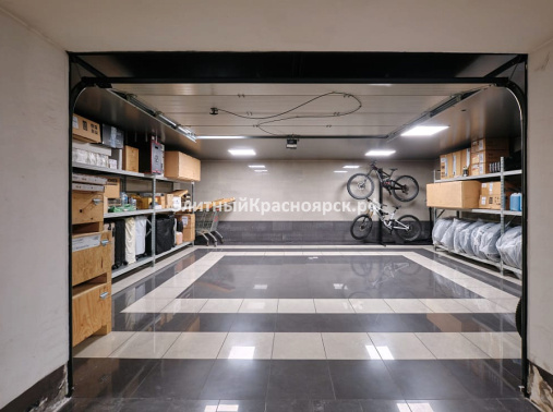 Просторный подземный гараж в самом центре города цена 14400000.00