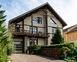 Элегантный коттедж в стиле фахверк в Горном. район Элегантный коттедж в стиле фахверк в Горном. район