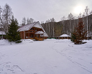 Бревенчатый дом на Базаихе